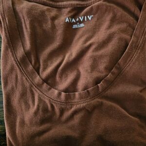 Woman's Tee Rust color